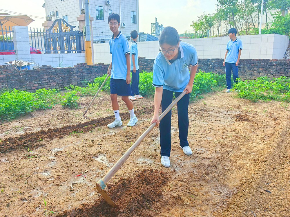 宝鸡正规纠正叛逆期孩子的学校联系电话
